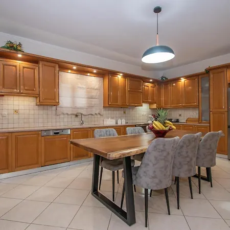 Estella Luxury In -200m From The Ammoudi