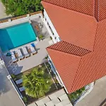 Estella Luxury In -200m From The アモウディ