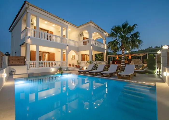Estella Luxury In -200m From The Amoudi