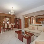 Estella Luxury In -200m From The Amoudi
