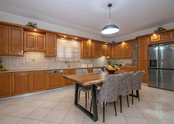 Estella Luxury In -200m From The Amoudi