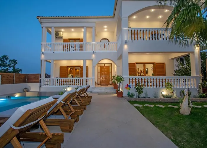 Estella Luxury In -200m From The أمودي